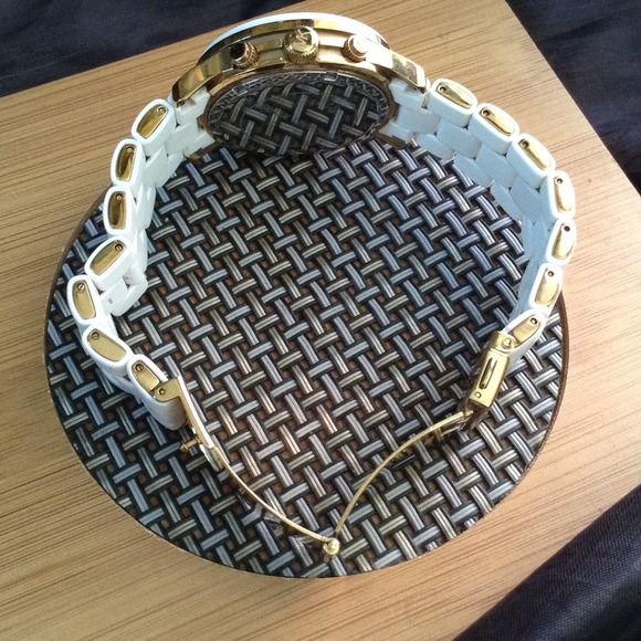 Watch - Picture 3 of 4