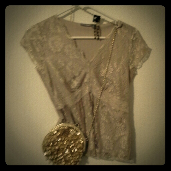 Lace top with free one of a kind leopard earrings - Picture 1 of 4