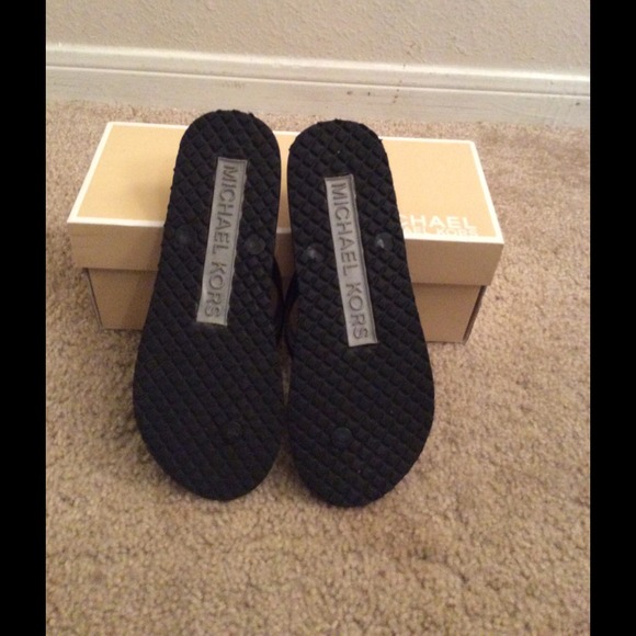 New Michael Kors Sandals - Picture 3 of 3