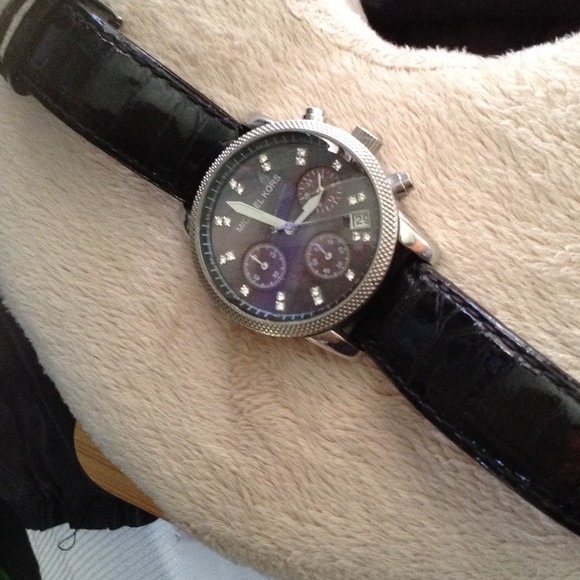 Watch - Picture 3 of 4