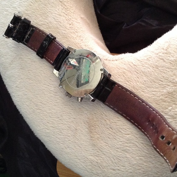 Watch - Picture 4 of 4