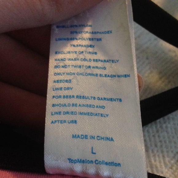 Bikini - Picture 3 of 4