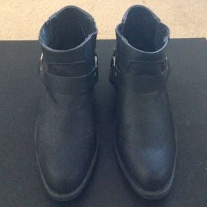 Faux leather Forever 21 black ankle booties