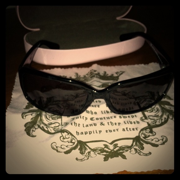 Juicy couture glasses / shades.👓