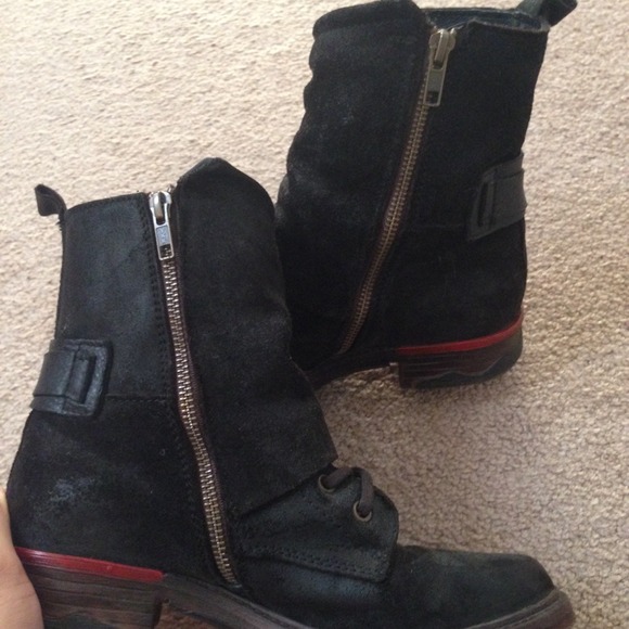 Zigi girl black ankle zip up boots size 7 - Picture 2 of 4