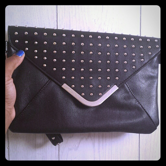 ALDO BLACK CLUTCH