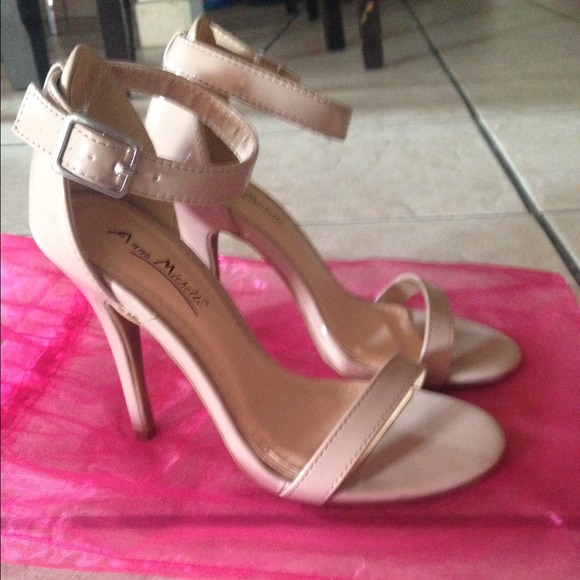 Lola Shoetique Icon Nude