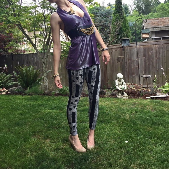 ๐HP๐Liquid metal purple halter top with chain - Picture 2 of 4