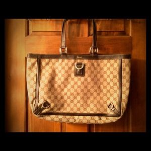 * HOLD * For @akathi * * Gucci Abbey Large Tote *