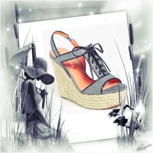 Via Spiga Shoes - Via Spiga Kassiana Wedge (🎁) Via Spiga Shoes - Via Spiga Kassiana Wedge (🎁)
