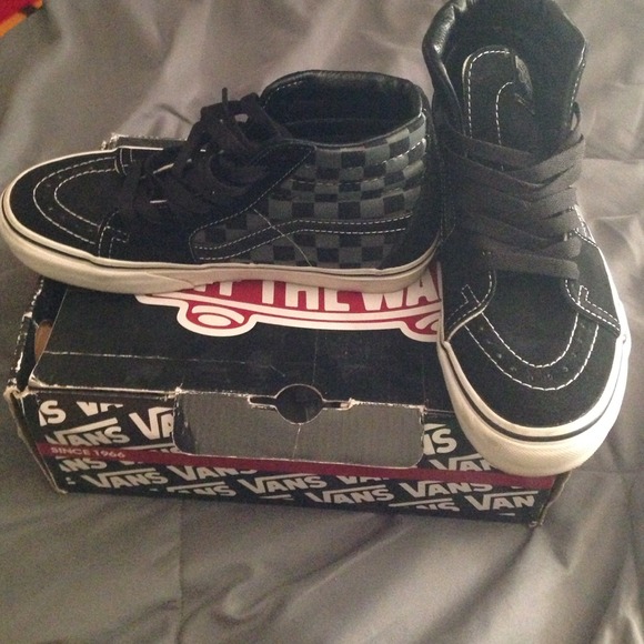 NWOT Black/pewter checkerboard Vans