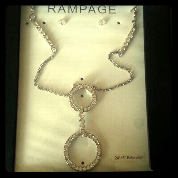 Beautiful Fake diamond Necklace and Earrings - Picture 1 of 4