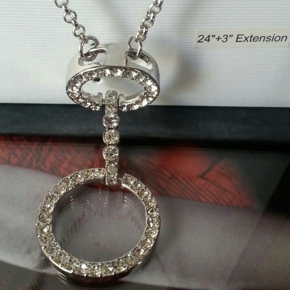 Beautiful Fake diamond Necklace and Earrings - Picture 2 of 4