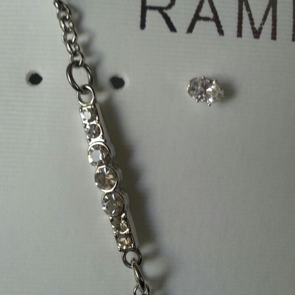 Beautiful Fake diamond Necklace and Earrings - Picture 4 of 4