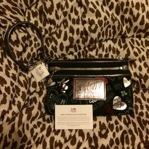 BNWT AUTH Coach Poppy wristlets/clutch!