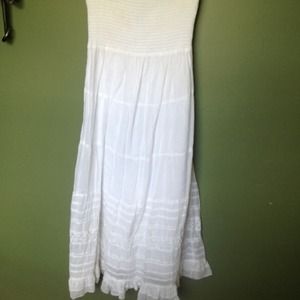 White strapless dress