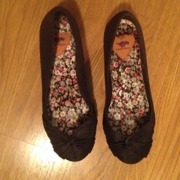 Black formal shoes