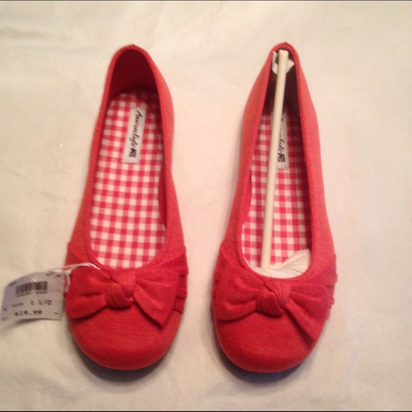 NWT-American eagle brand flats