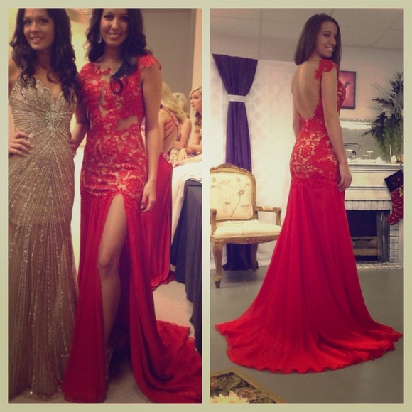 **SOLD** Red Lace Mac Duggal Gown size 2 - Picture 1 of 1