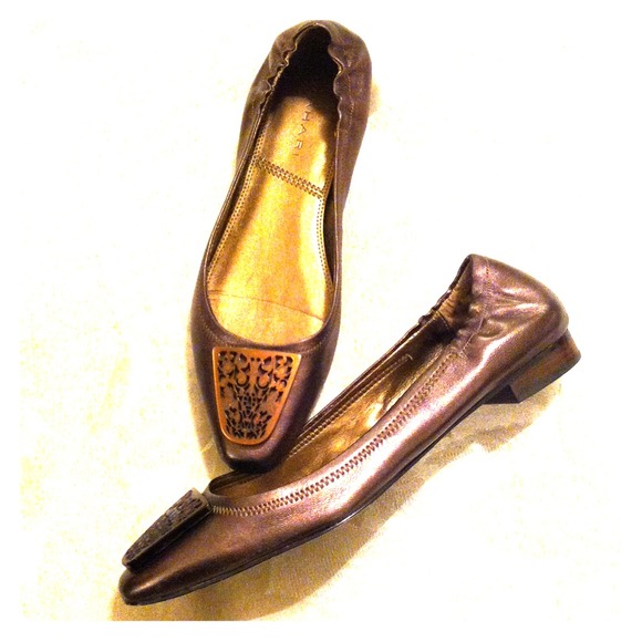 Tahari flats in metallic brown leather in box