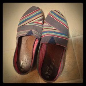 Toms stripes!