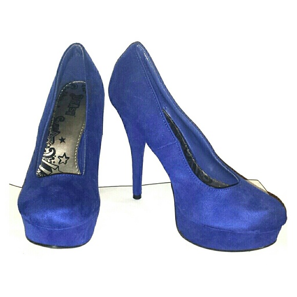 Hot electric blue pumps sz 8.5