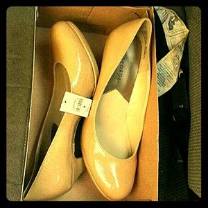 Brand New With Tag  Beige 3" Platform Pumps