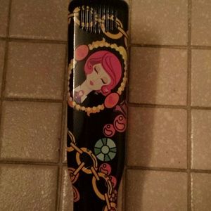 Tarina Tarantino Paul Mitchell flat iron