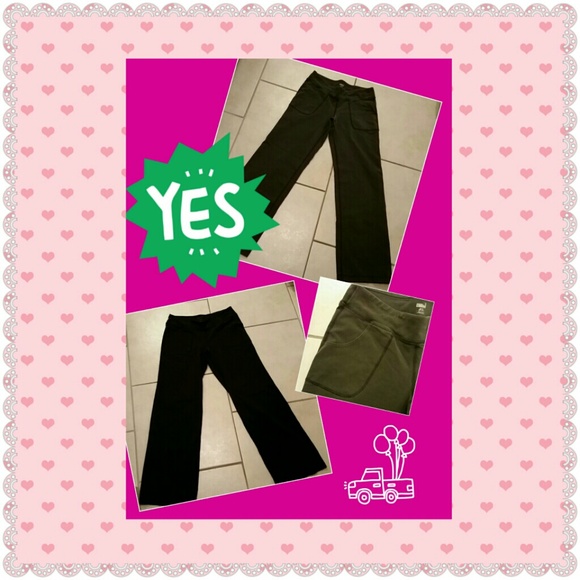 2 pairs of yoga pants.