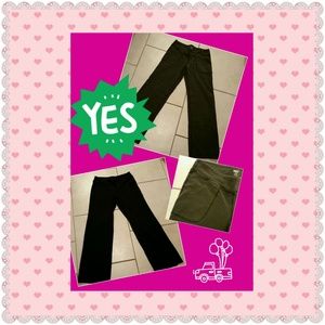 2 pairs of yoga pants.