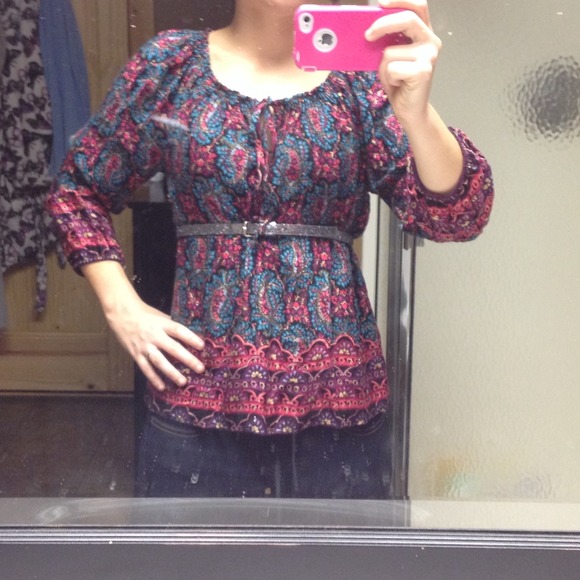 Flowy floral top with 3/4 sleeves - Picture 3 of 3