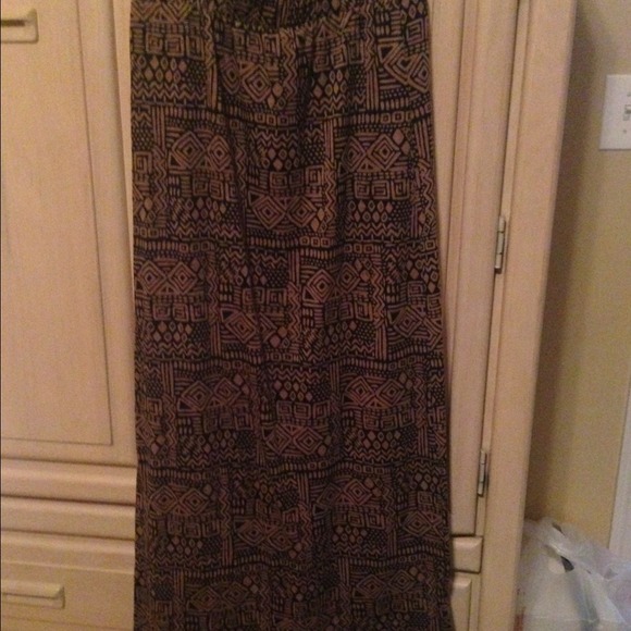 Bebe skirt