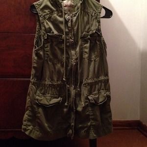 Sleeveless Hooded Military Vest