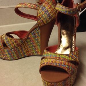 Sole obsession size 7 wedges