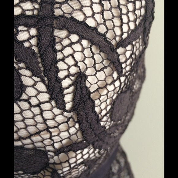 ❌SOLD❌Size 4 Bergdorf Goodman Lace Dress - Picture 2 of 2