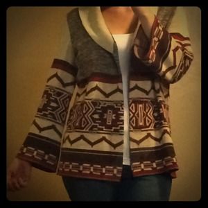 VINTAGE/RETRO THE FASHION PLACE  Tribal sweater