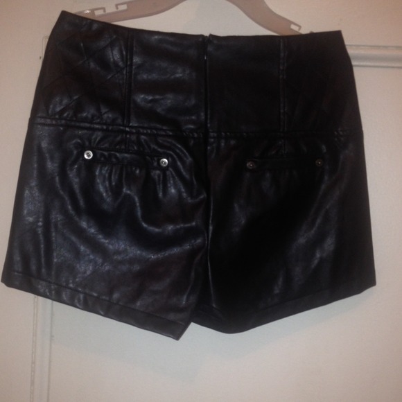 🌞 5 for $25 So Sexy black faux leather shorts - Picture 2 of 4