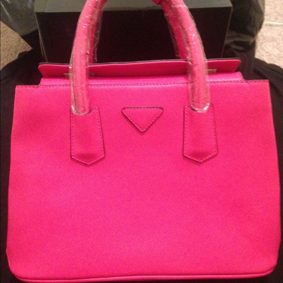 Fuchsia satchel handbag - Picture 1 of 4