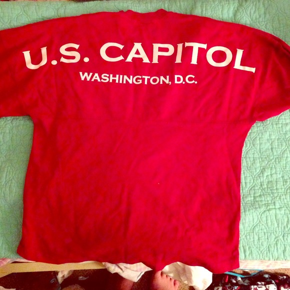 Varsity-style sweatshirt! From US CAPITOL!