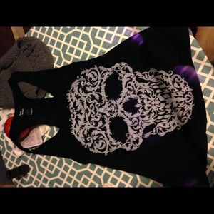 Skull tank, super cute 💀