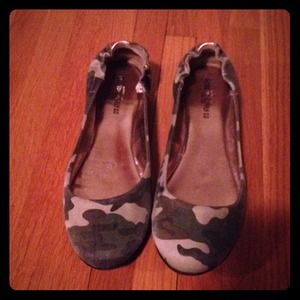 Camouflage Ballet Flats with Gold Stripe on Heel