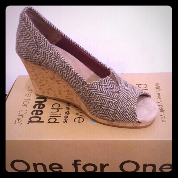 TOMS BROWN HERRINGBONE WOMEN'S WEDGES