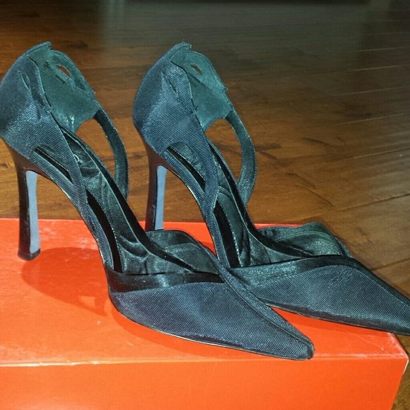 Black dressy shoes.