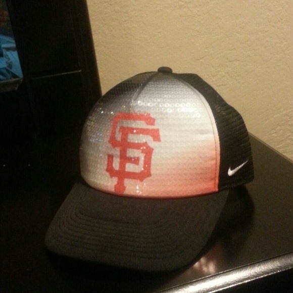 Nike SF Giants sequined baseball snap back