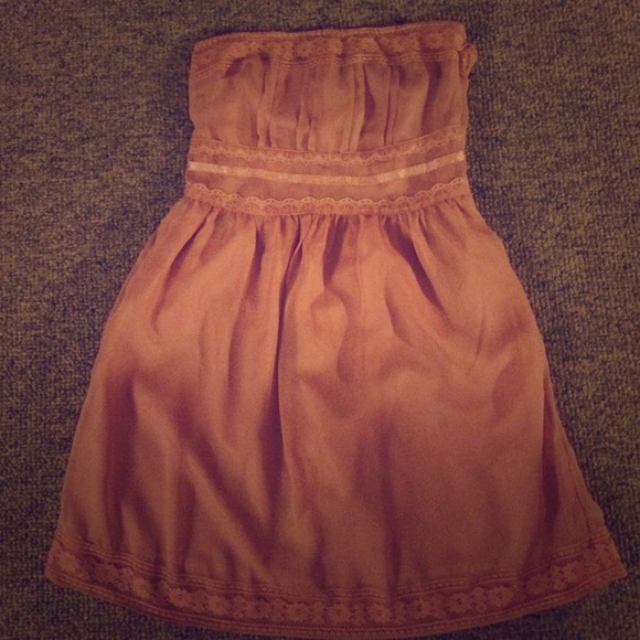 👑Pretty Blush Strapless Dress👑