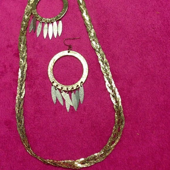 Necklace - Picture 1 of 1