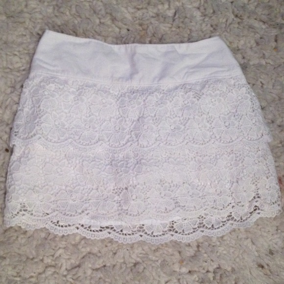 Hollister lace skirt