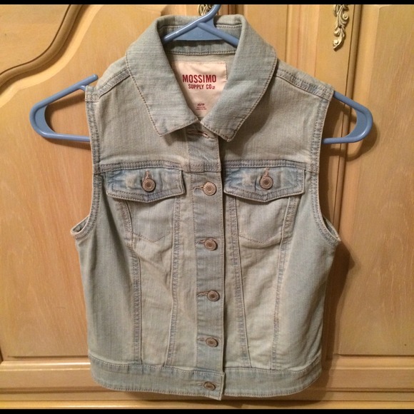 Adorable Mossimo Jean Jacket