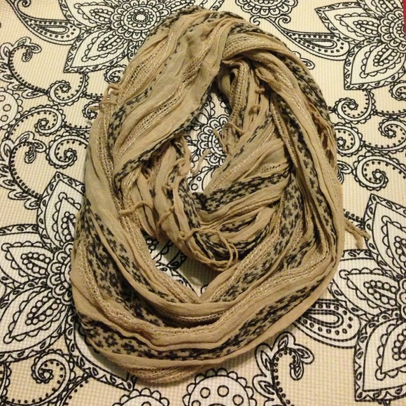 Express fringe circle scarf