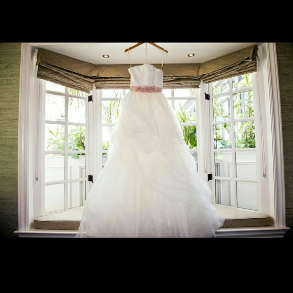 【SOLD】Gorgeous Wedding Gown